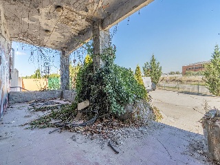 Edificio en Carretera C-14 96
