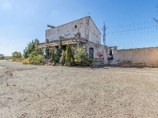 Edificio en Carretera C-14 98
