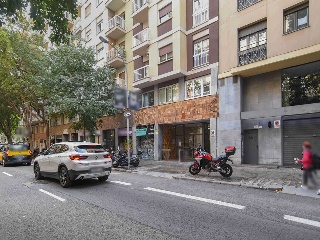 Local en C/ Viladomat 25
