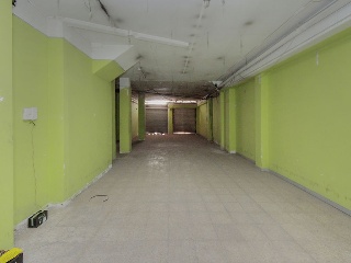 Local comercial en C/ Baldomer Sola - Badalona - Barcelona 27