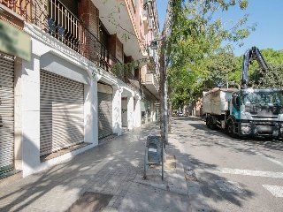 Local comercial en C/ Baldomer Sola - Badalona - Barcelona 38