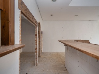 13944-0001 18