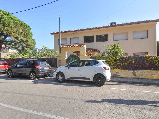 Chalet aislado en Av Can Amat 2