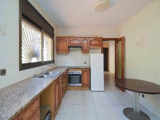 Chalet aislado en Av Can Amat 5