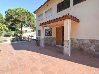 Chalet aislado en Av Can Amat 36