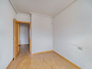 Piso en C/ Esteban Saez de Alvarado - Burgos - 10