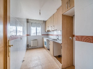Piso en C/ Esteban Saez de Alvarado - Burgos - 12