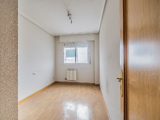 Piso en C/ Esteban Saez de Alvarado - Burgos - 14