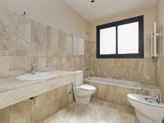 Chalet adosado en Sant Esteve Sesrovires (Barcelona) 28