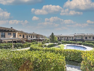 Chalet adosado en Sant Esteve Sesrovires (Barcelona) 33