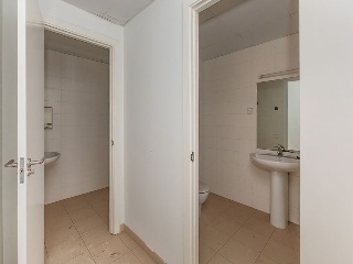 Locales en C/ Pablo Iglesias - Castellón - 19