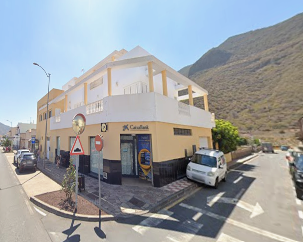 Local en Av de la Iglesia