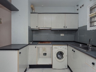 Piso con garaje en Av los Ángeles 6