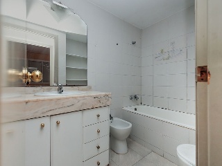 Piso con garaje en Av los Ángeles 11