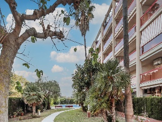 Piso con garaje en Av los Ángeles 17