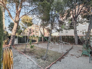 Piso con garaje en Av los Ángeles 18