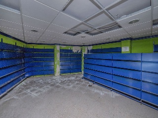 Local y garajes en Av Alfonso XIII - Elda - Alicante 46