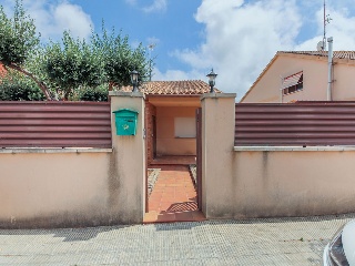 Chalet aislado en C/ Pirineu 7