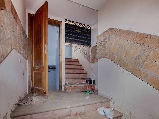 Local en C/ Xúquer 50