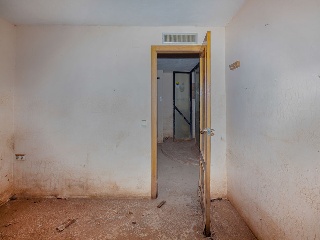 Local en C/ Xúquer 54