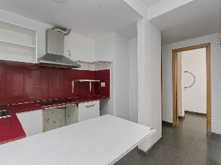 Pisos y locales en C/ Joan Salvat i Papasseit 14