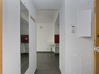 Pisos y locales en C/ Joan Salvat i Papasseit 20