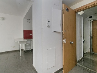 Pisos y locales en C/ Joan Salvat i Papasseit 21