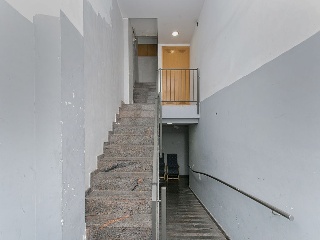 Pisos y locales en C/ Joan Salvat i Papasseit 28