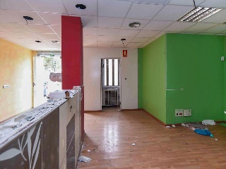 Local en C/ Josep Trueta 11