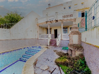 Chalet adosado en C/ Leonardo da Vinci 28