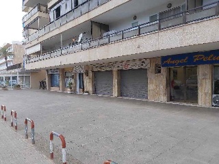 Local con trastero en Av Son Rigo 6