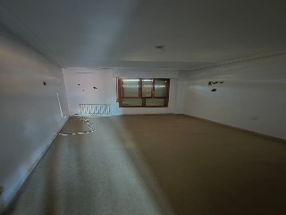 Piso con anejos en Ctra Valencia 7