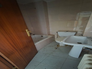 Piso con anejos en Ctra Valencia 8