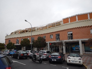 Local en venta en Tomares de 93  m²