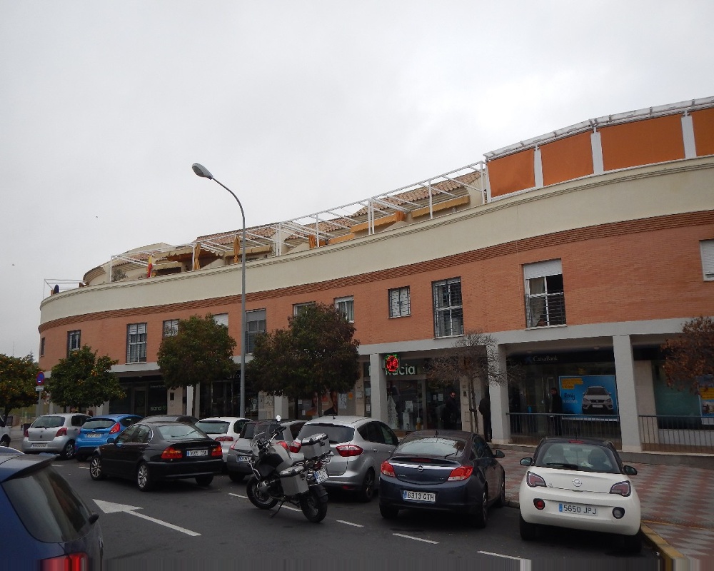 Local comercial en Tomares - Sevilla -