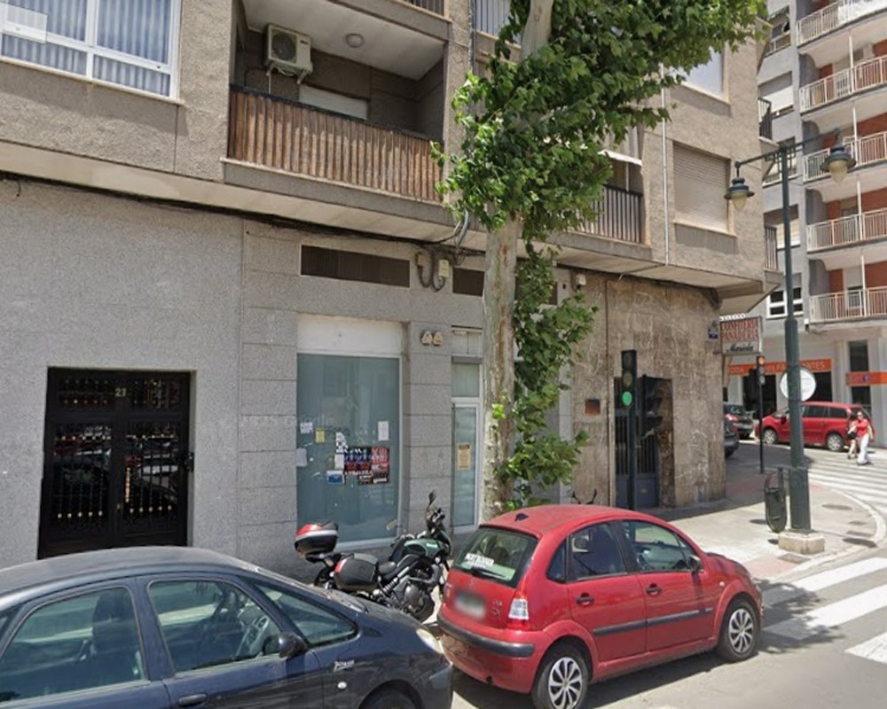 Local en C/ Juan Gil-Albert, Alcoy (Alicante)