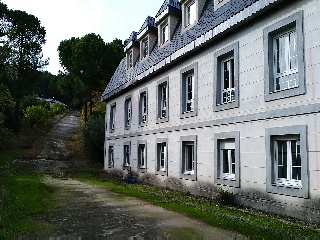 Edificio en construcción paralizada en  Mombeltrán 2