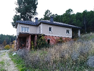 Edificio en construcción paralizada en  Mombeltrán 9
