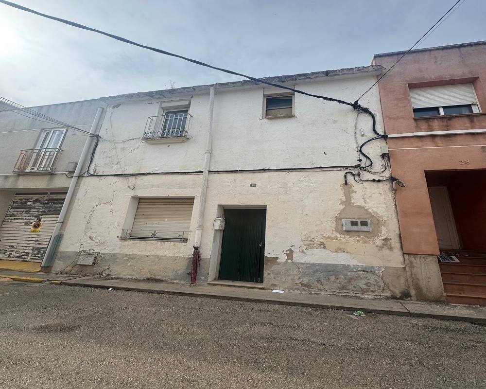 Casa adosada en C/ de la Rosa, Santa Bàrbara (Tarragona)