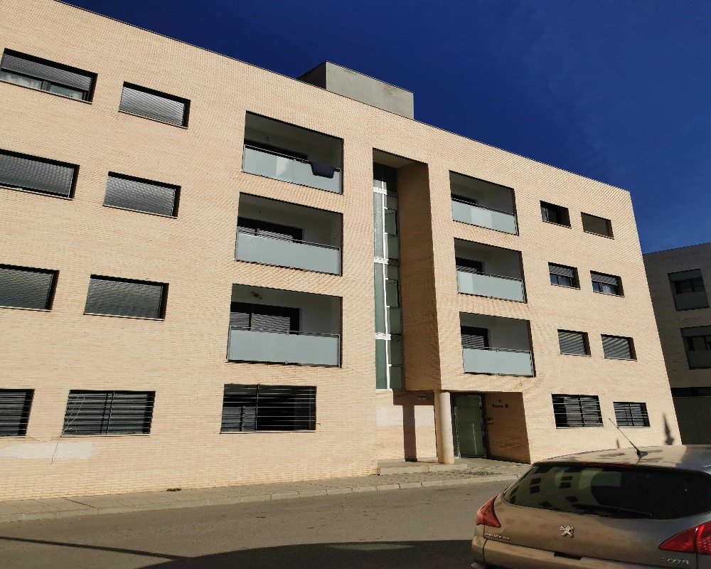 Piso con garajes en C/ Giralda - Almendralejo - Badajoz