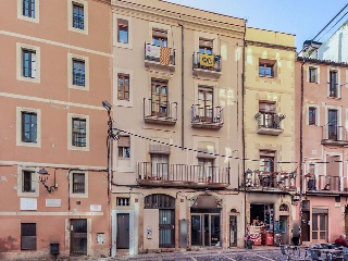 Vivienda en Pz de Santiago Russinyol 27