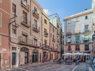 Vivienda en Pz de Santiago Russinyol 28