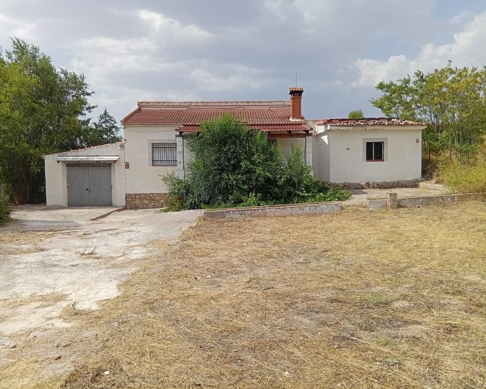 Chalet independiente en ur.  Alarilla