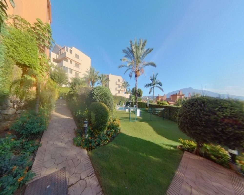 Vivienda con garaje y trastero en C/ Pico Alcazaba