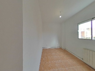 Piso en C/ Besolla, Madrid 19
