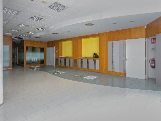 Local con garajes en Ps Pere III - Manresa - Barcelona 7