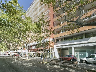 Local con garajes en Ps Pere III - Manresa - Barcelona 16