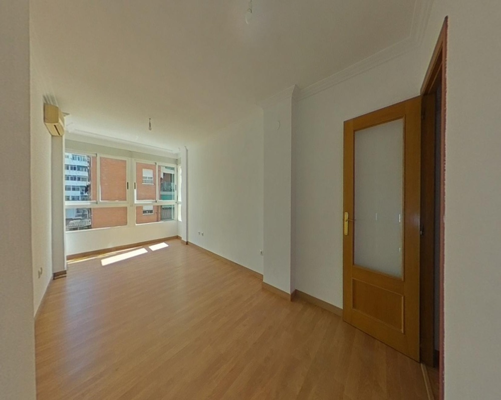 Piso con garaje en C/ Maria de Molina, Valencia