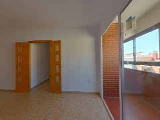 Piso en C/ Conde de Torrefiel 4