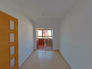 Piso en C/ Conde de Torrefiel 6